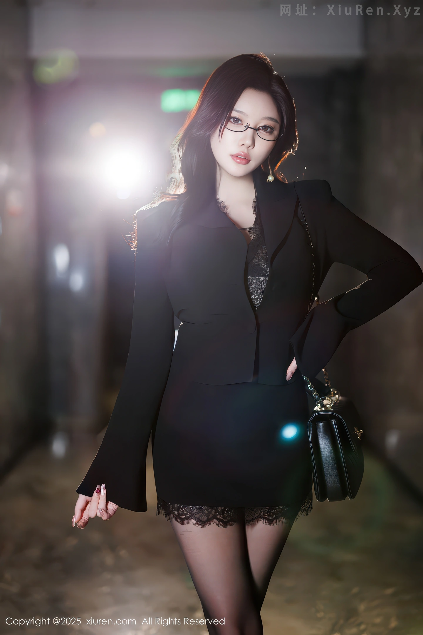 图片[3]-[XiuRen秀人网] VOL.11035 女神CHENCHEN.性感黑色情趣内衣配超薄黑丝秀丰腴身材诱惑写真81P-秀人网官方网站